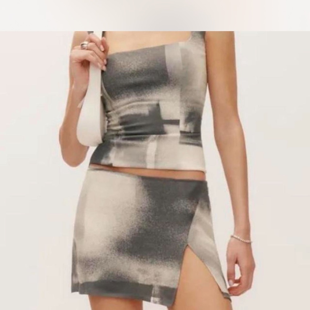 Reformation Kiara Mini Skirt
Low rise